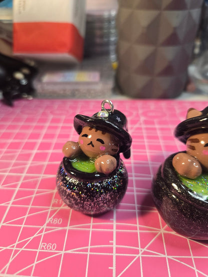 Cauldron Cat Keychain - PeachCharmory