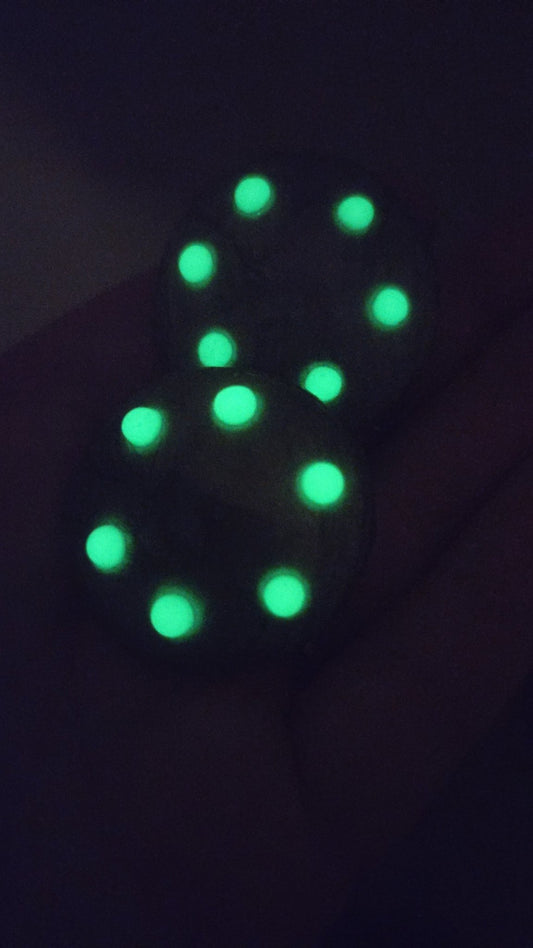 UFO Keychain with Glow in the Dark Underside Lights - PeachCharmory