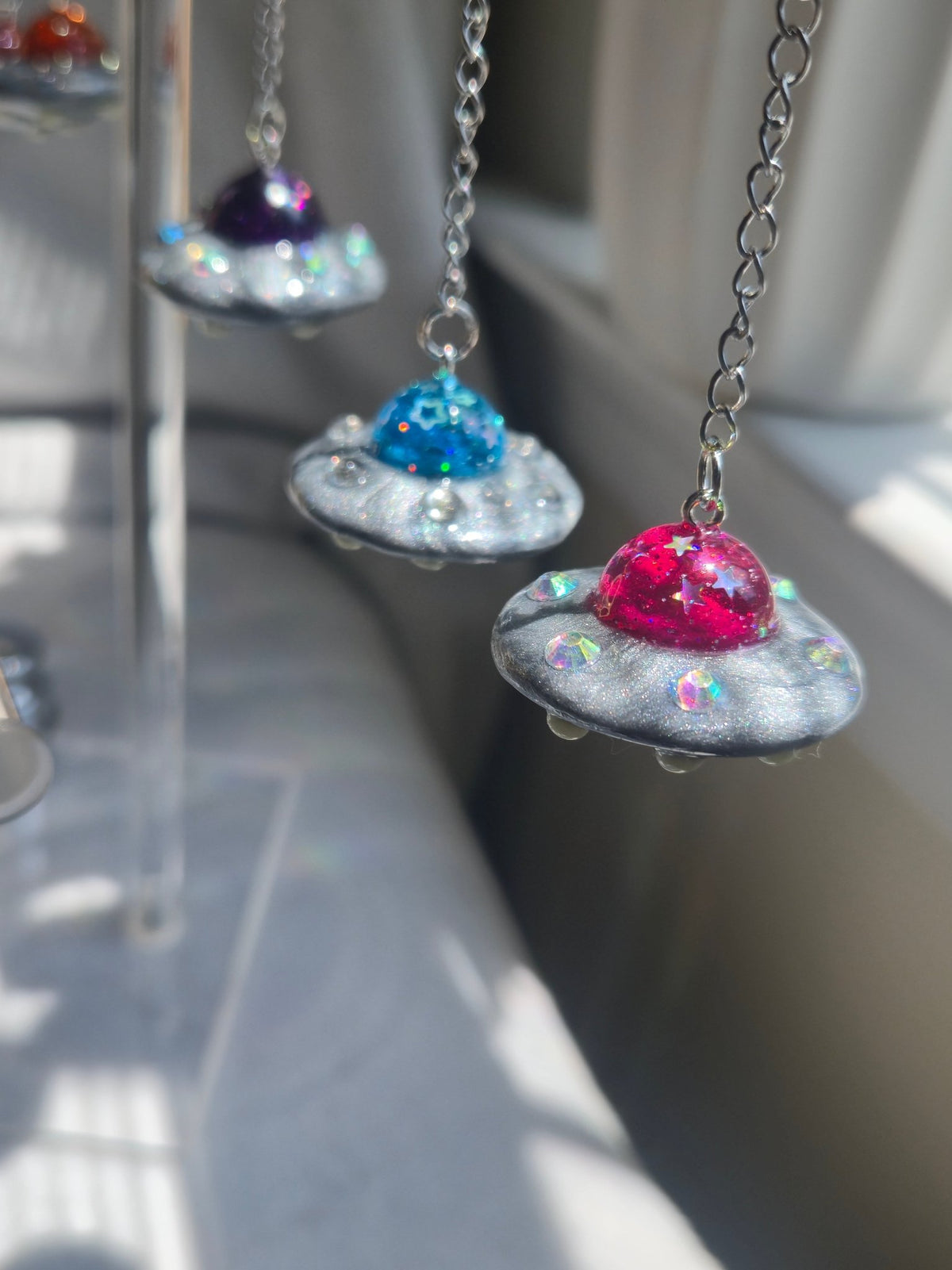 UFO Keychain with Glow in the Dark Underside Lights - PeachCharmory